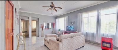 Apartment / Flat For Sale in Vanderbijlpark CW 6, Vanderbijlpark
